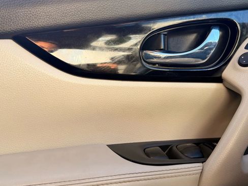 Used 2022 Nissan Rogue Sport SV w/ Technology Package image 26