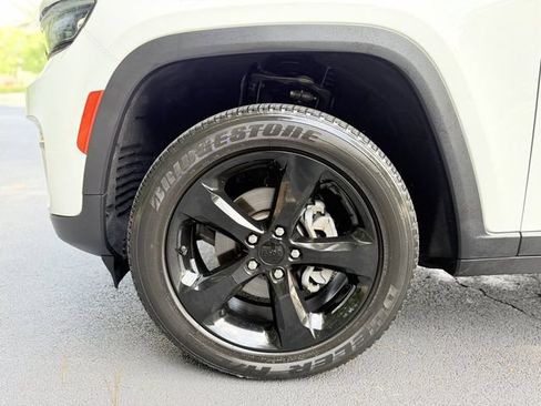 Used 2023 Jeep Grand Cherokee Altitude AWD/4WD image 42