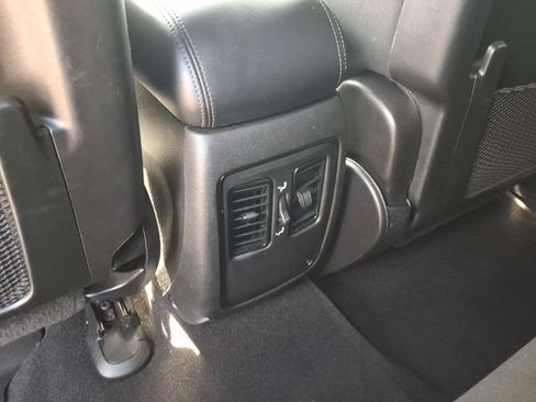 Used 2023 Dodge Durango SXT RWD image 11