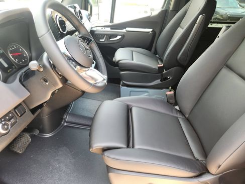 New 2026 Mercedes-Benz Sprinter 2500 image 9