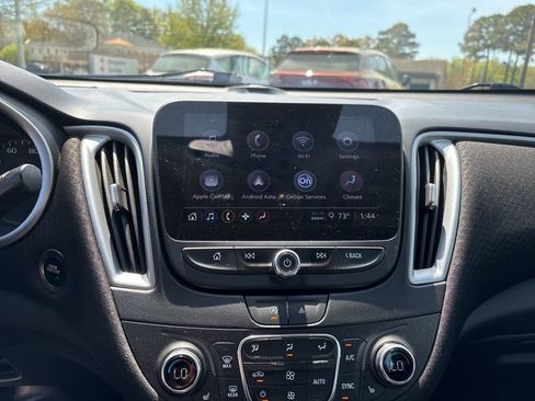 Used 2024 Chevrolet Malibu LT image 19