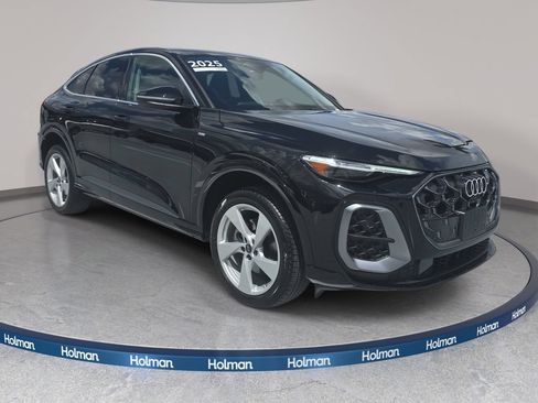 Used 2025 Audi Q5 Premium Plus w/ Premium Plus AWD/4WD image 4