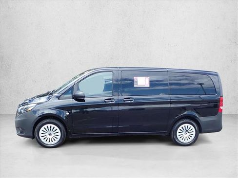 Used 2023 Mercedes-Benz Metris Passenger image 2
