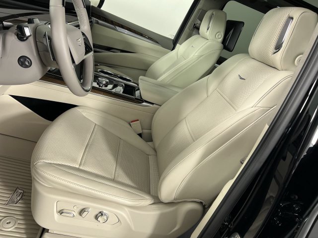 Used 2026 Cadillac Escalade ESV Platinum Sport w/ LPO, ONYX Package AWD/4WD image 20