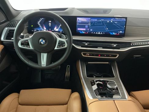 Used 2025 BMW X5 xDrive40i w/ M Sport Package AWD/4WD image 9