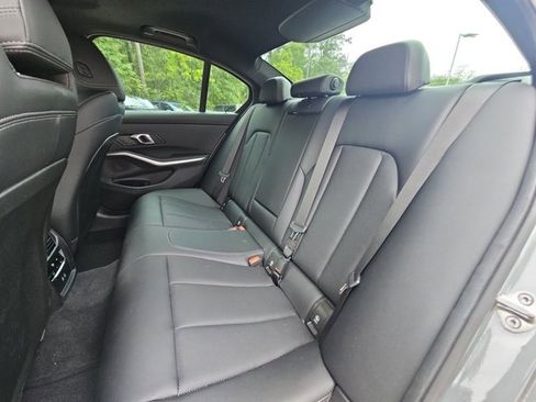 Used 2025 BMW 330i Sedan w/ Premium Package image 17