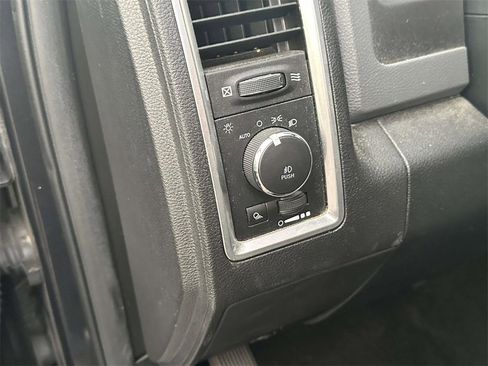 Used 2018 RAM 1500 Big Horn image 21