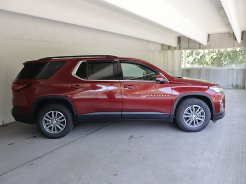 Used 2023 Chevrolet Traverse LT AWD/4WD image 4