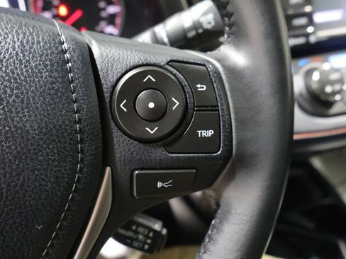 Used 2018 Toyota RAV4 SE w/ Power Extra Value Package image 31