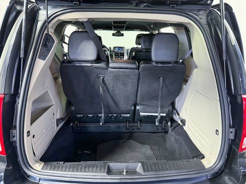 Used 2019 Dodge Grand Caravan SXT FWD image 31