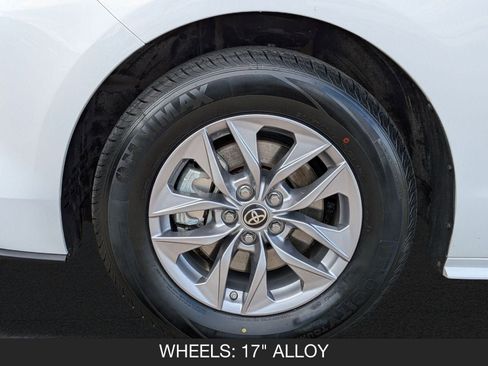 Used 2023 Toyota Sienna LE image 11