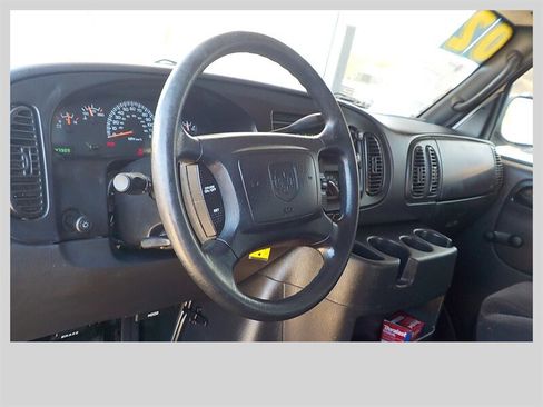 Used 2002 Dodge B1500 image 8