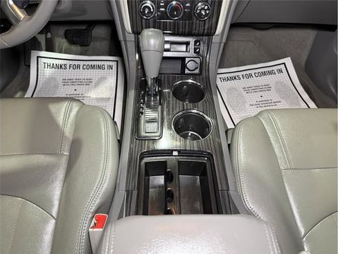 Used 2014 Chevrolet Traverse LT image 17