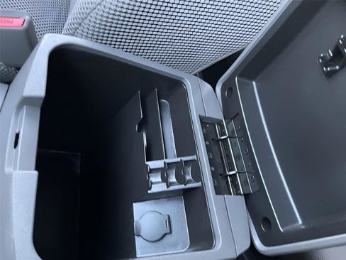 Used 2020 Nissan Frontier SV w/ Midnight Edition Floor Mats image 33