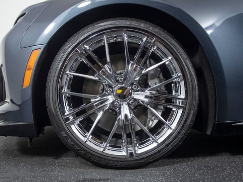 Used 2023 Chevrolet Camaro ZL1 RWD image 17
