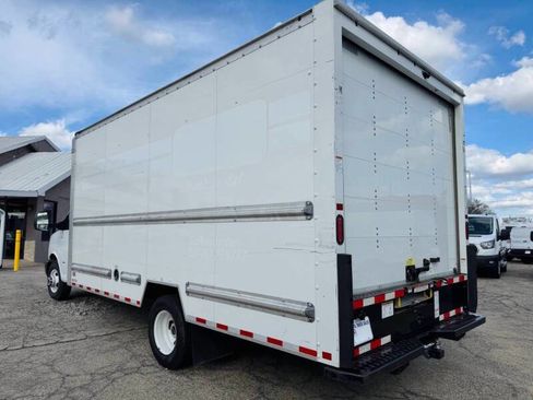 Used 2022 GMC Savana 3500 Extended w/ Power Convenience Package image 6