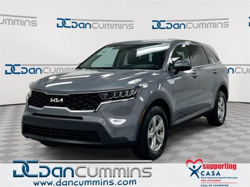 Used 2023 Kia Sorento LX image 1