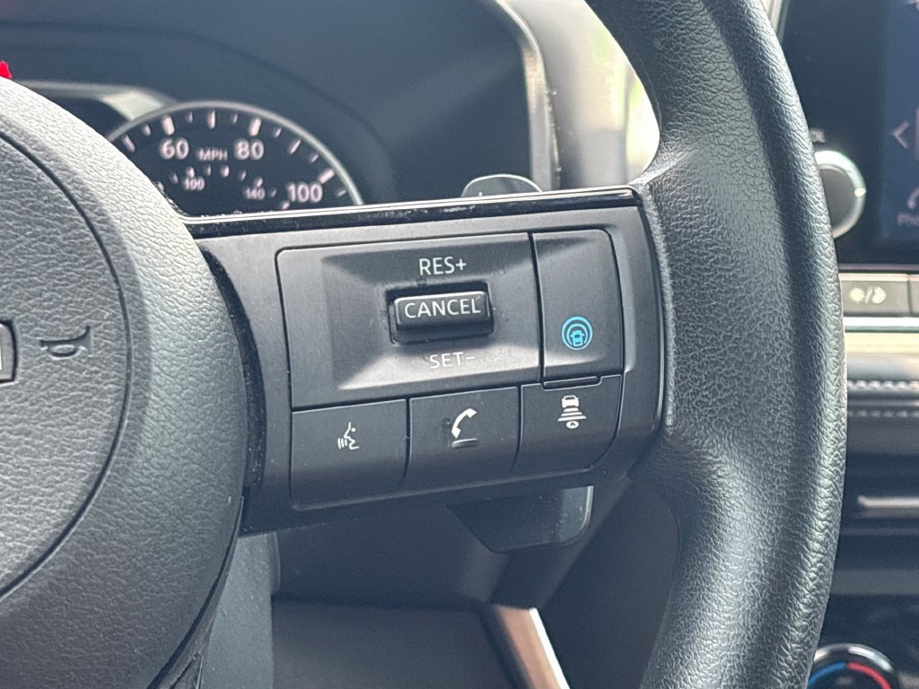 Used 2023 Nissan Rogue SV FWD image 15