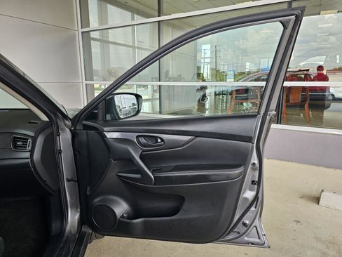 Used 2020 Nissan Rogue S image 12