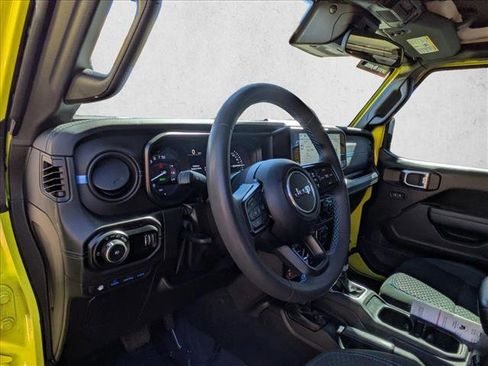 Used 2024 Jeep Wrangler Rubicon image 10