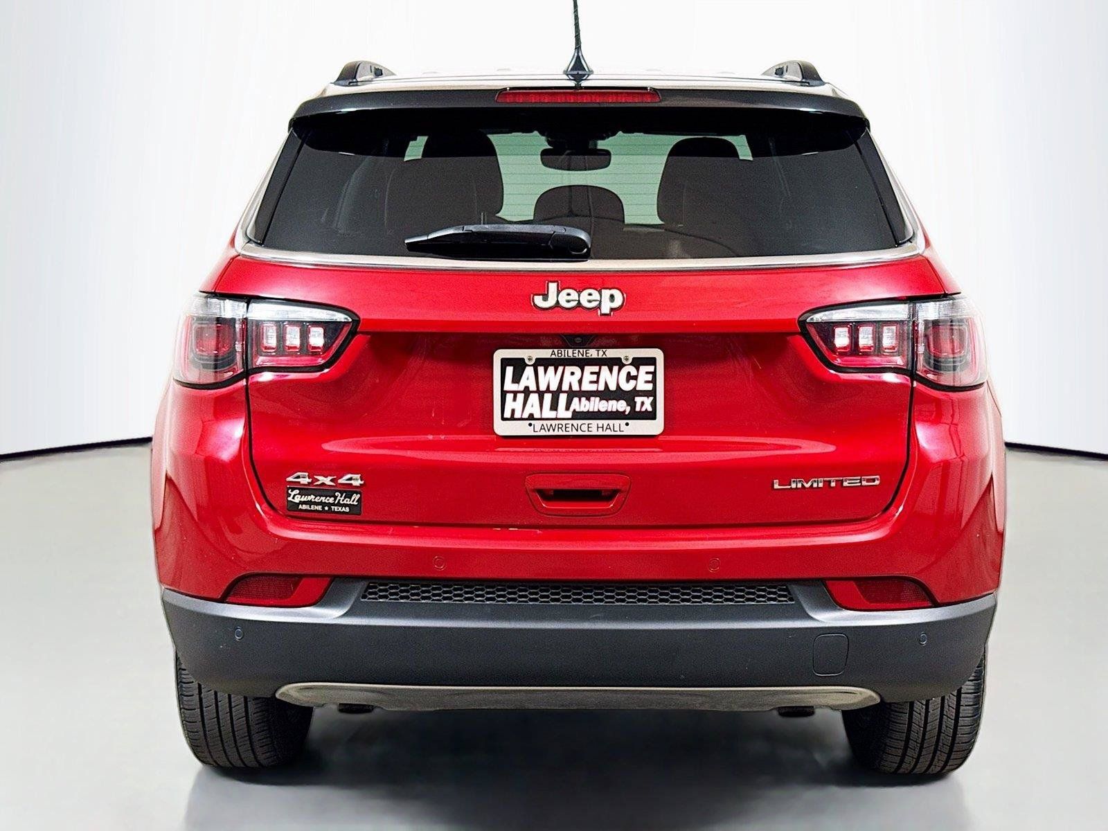Used 2024 Jeep Compass Limited AWD/4WD image 5