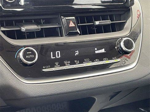 Certified 2021 Toyota Corolla LE image 18