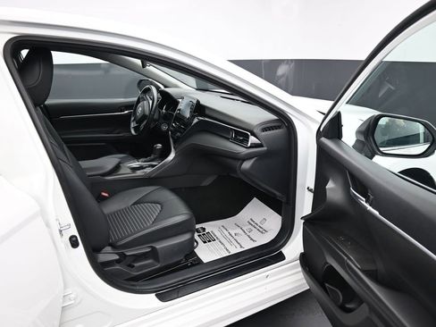 Used 2023 Toyota Camry SE image 13