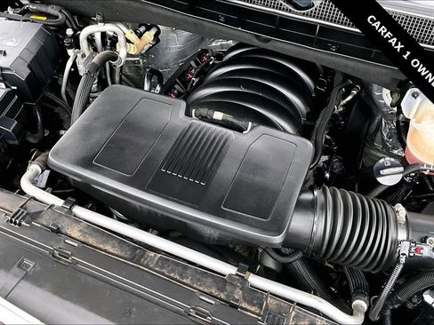 Used 2024 Chevrolet Suburban Z71 w/ Luxury Package image 31