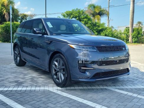 New 2026 Land Rover Range Rover Sport Dynamic SE AWD/4WD image 6