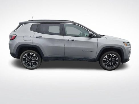 Used 2023 Jeep Compass Limited AWD/4WD image 2
