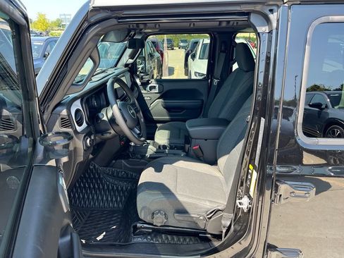 Used 2024 Jeep Wrangler Unlimited Sport AWD/4WD image 11