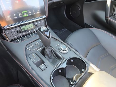 Used 2018 Maserati GranTurismo Sport image 40