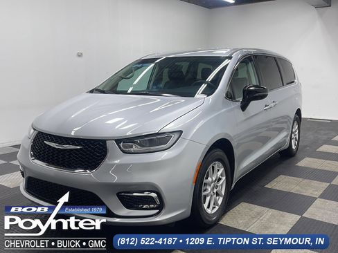 Used 2024 Chrysler Pacifica Touring-L FWD image 1