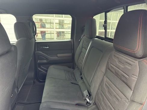 Used 2025 Nissan Frontier PRO-4X image 19