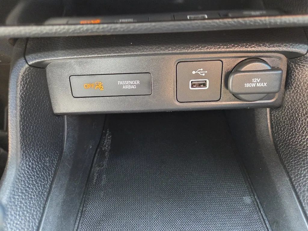 Used 2023 Honda Civic Sport image 33