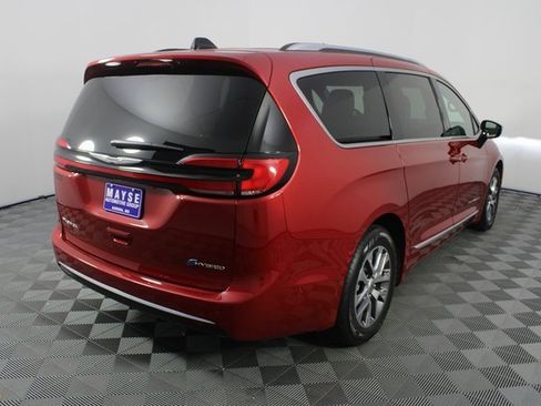 Used 2025 Chrysler Pacifica Pinnacle image 30