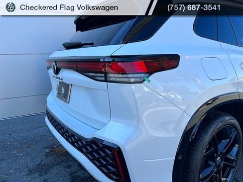 New 2026 Volkswagen Tiguan SE R-Line image 10