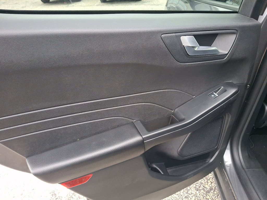 Used 2025 Ford Escape ST-Line FWD image 19