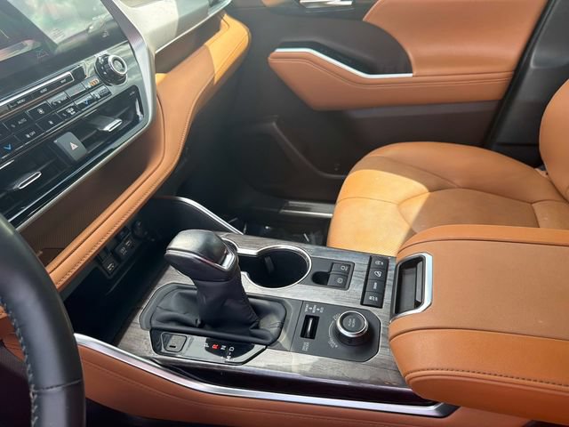 Used 2020 Toyota Highlander Platinum AWD/4WD image 20