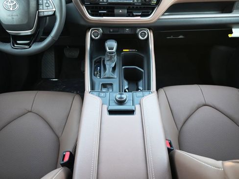 New 2026 Toyota Grand Highlander AWD image 25