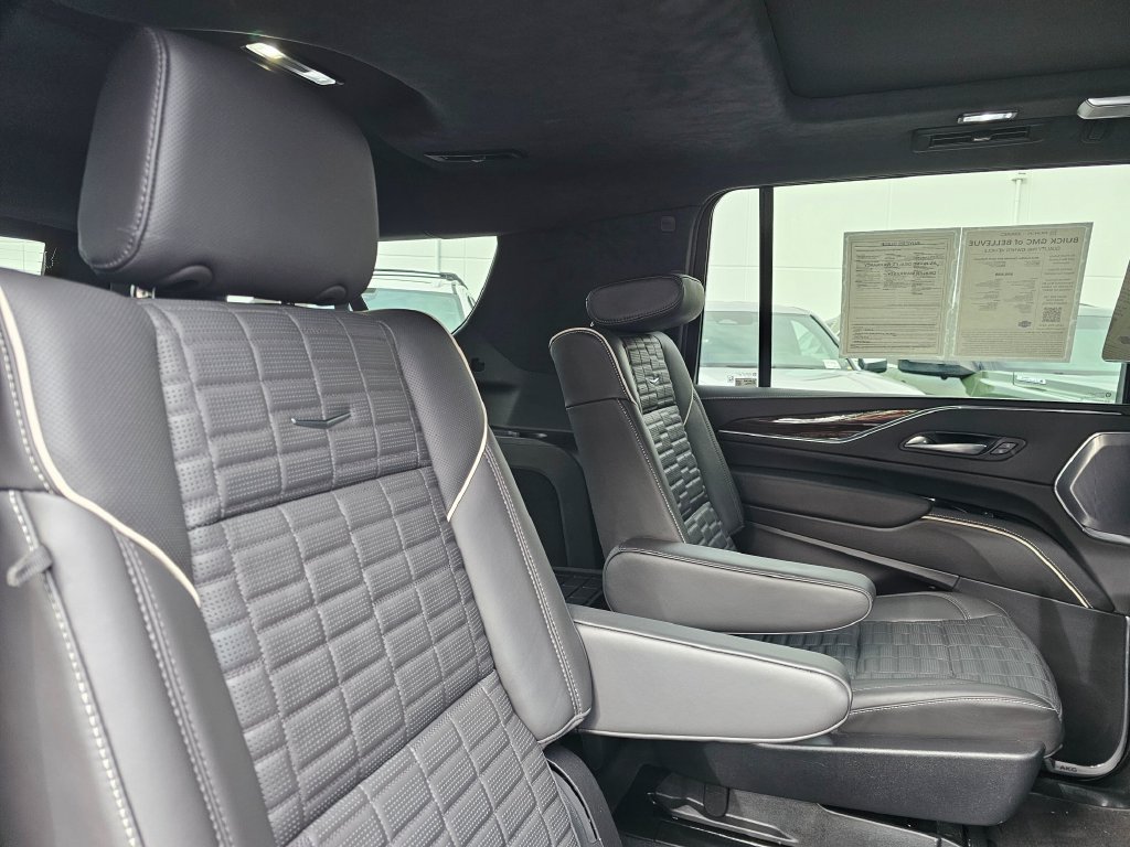 Used 2024 Cadillac Escalade ESV Sport Platinum w/ Heavy-Duty Trailer Package AWD/4WD image 13