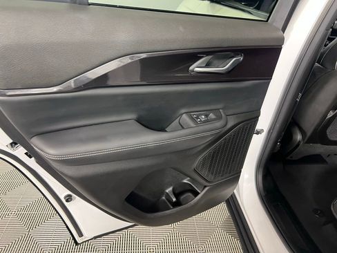 Used 2023 Jeep Grand Cherokee Altitude image 27