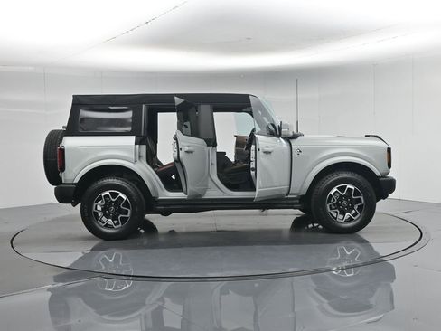 Used 2023 Ford Bronco Outer Banks AWD/4WD image 5