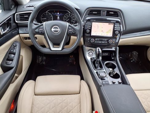 Used 2023 Nissan Maxima Platinum FWD image 2