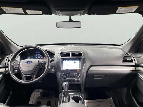 Used 2018 Ford Explorer XLT w/ Equipment Group 202A image 27