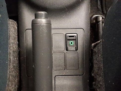 Used 2007 Toyota Yaris 2-Door Hatchback image 18