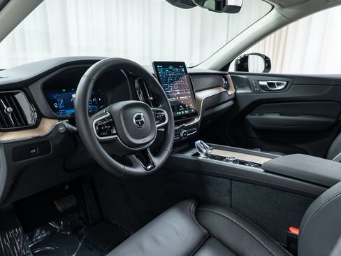 New 2026 Volvo XC60 B5 Ultra w/ Climate Package image 12