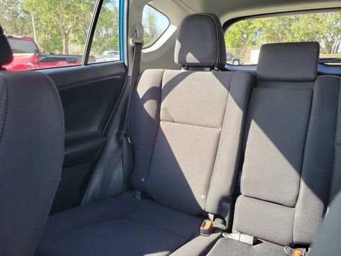 Used 2018 Toyota RAV4 XLE image 4