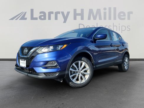 Used 2021 Nissan Rogue Sport S image 1