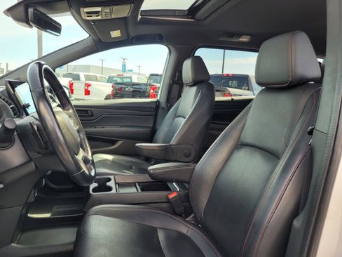 Used 2023 Honda Odyssey Sport image 11